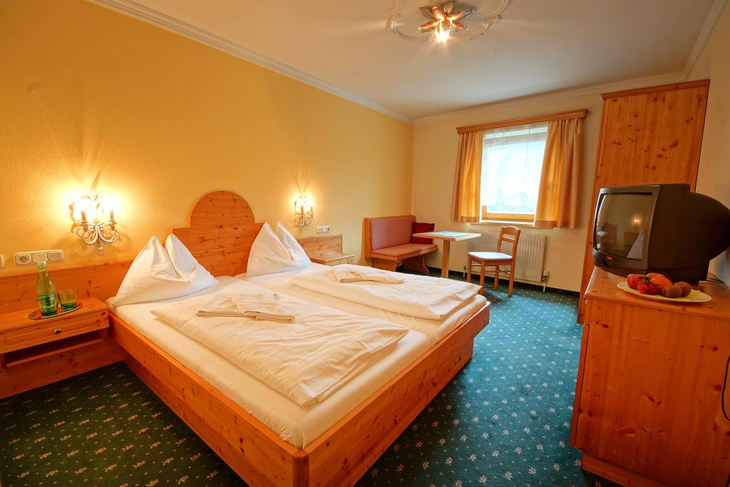 Hotel Restaurant Das Roessl Виндишгарстен Номер фото
