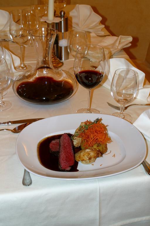Hotel Restaurant Das Roessl Виндишгарстен Экстерьер фото